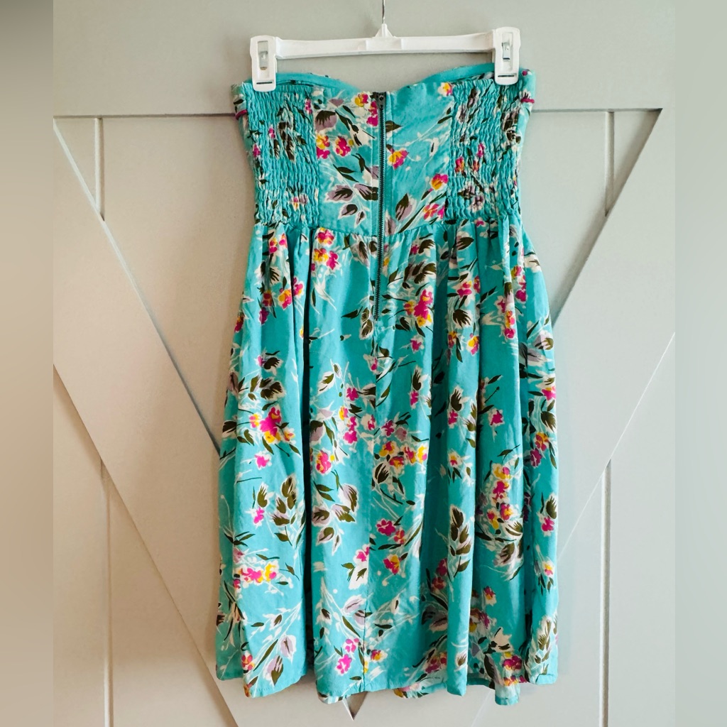 Super Cute Strapless Aqua Floral Dress